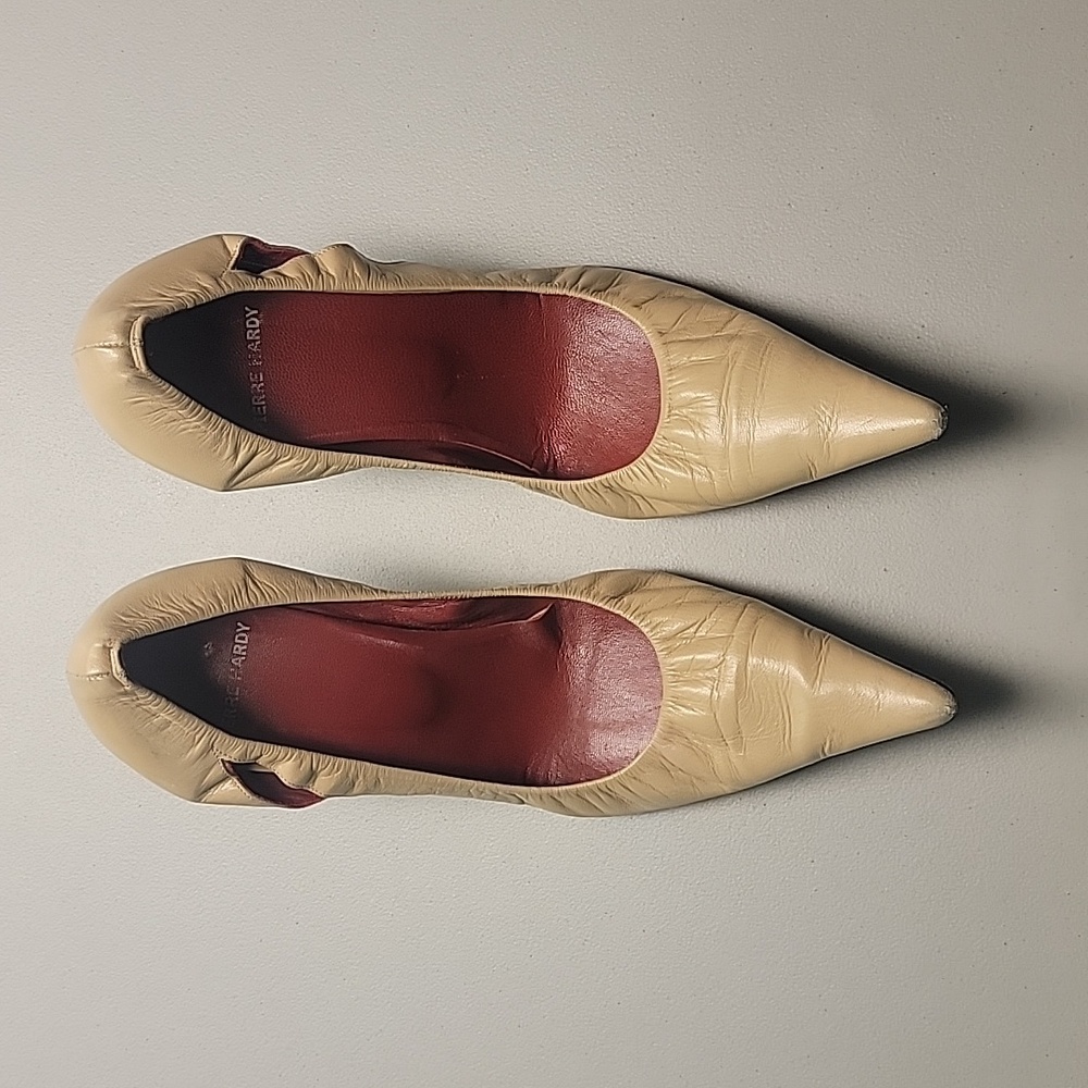 Pierre Hardy Vintage Beige Leather Pointy Toe with 2-1/2" Wood Stiletto Heel